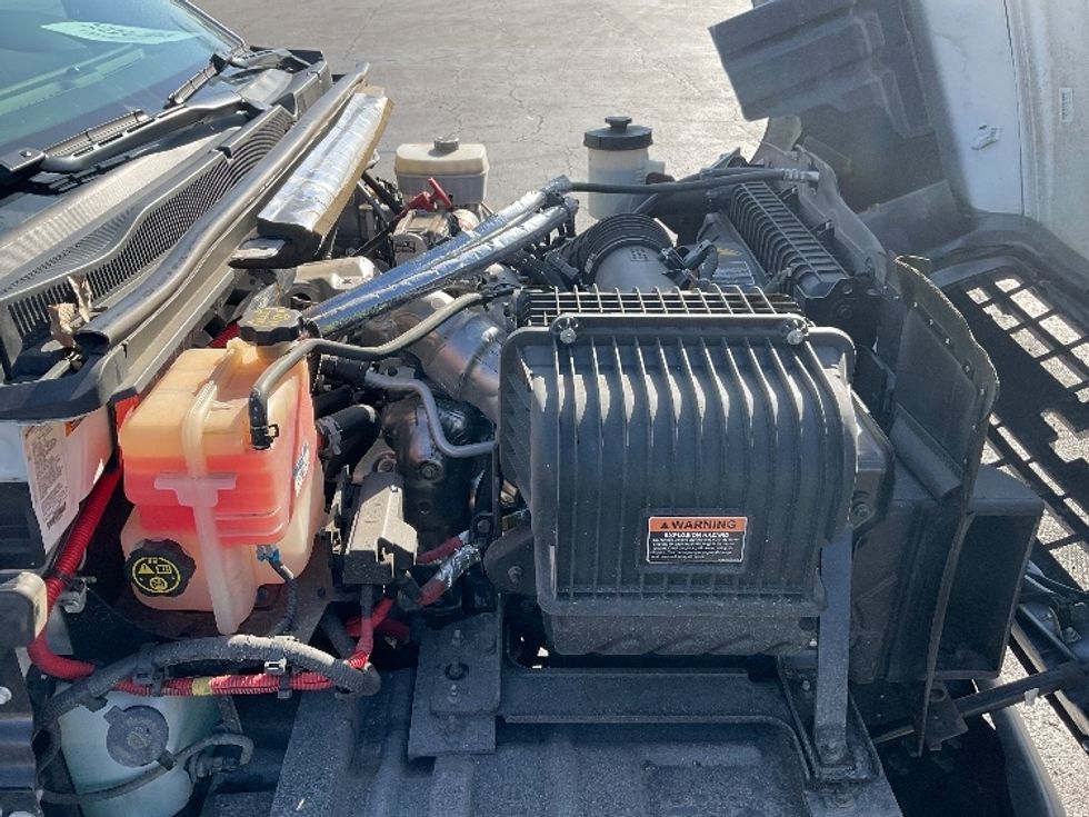 Medium Duty Box Truck-Light and Medium Duty Trucks-Chevrolet-2023-SILVERAD-Tulsa-OK-49,314\n\t\tmiles-$ 57,500 - Image 23