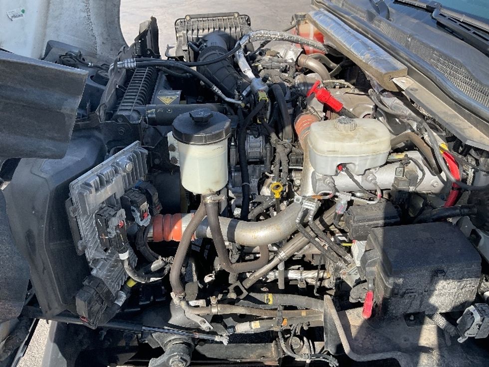 Medium Duty Box Truck-Light and Medium Duty Trucks-Chevrolet-2023-SILVERAD-Tulsa-OK-49,314\n\t\tmiles-$ 57,500 - Image 24