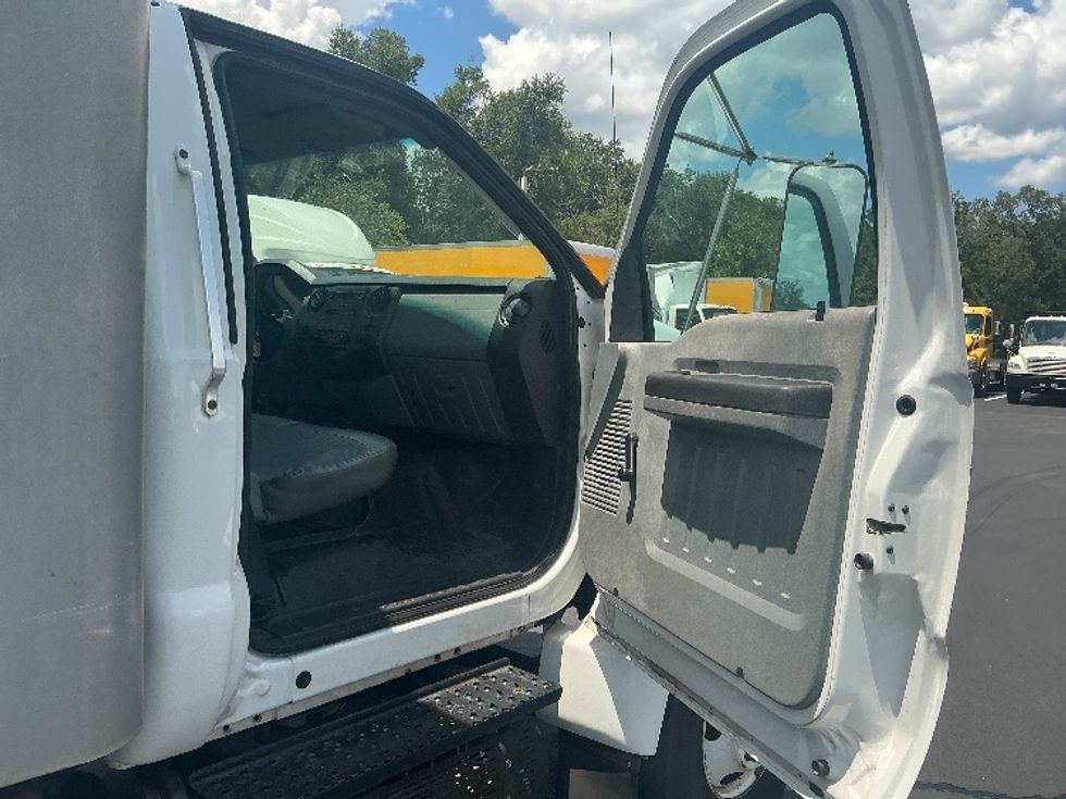 Medium Duty Box Truck-Light and Medium Duty Trucks-Ford-2012-F650-Tampa-FL-195,102\n\t\tmiles-$ 14,000 - Image 18