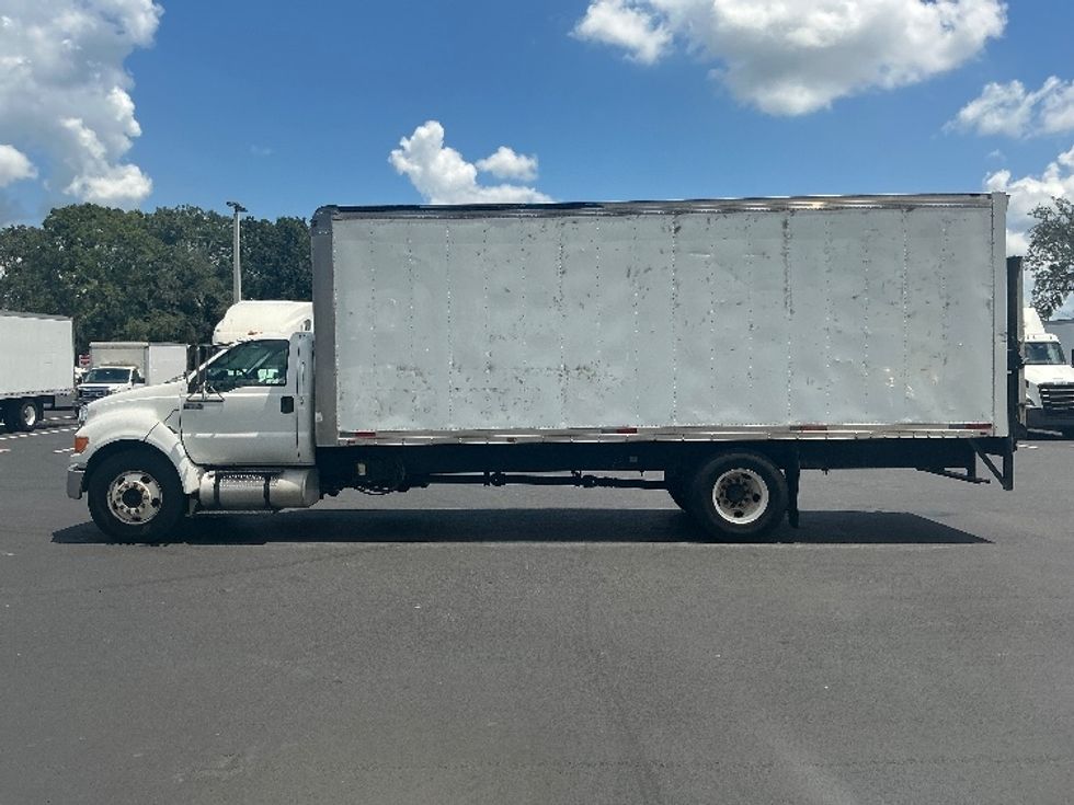 Medium Duty Box Truck-Light and Medium Duty Trucks-Ford-2012-F650-Tampa-FL-195,102\n\t\tmiles-$ 14,000 - Image 4
