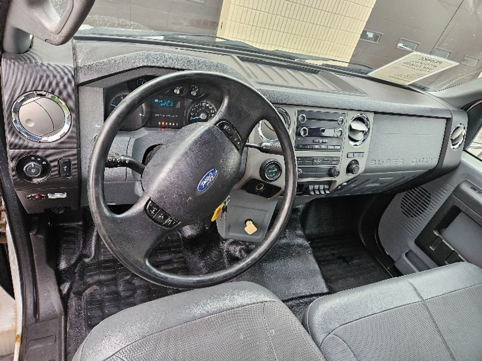 Medium Duty Box Truck-Light and Medium Duty Trucks-Ford-2013-F750-Brooklyn Park-MN-208,577\n\t\tmiles-$ 9,500 - Image 18