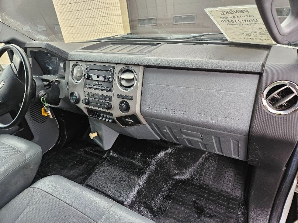 Medium Duty Box Truck-Light and Medium Duty Trucks-Ford-2013-F750-Brooklyn Park-MN-208,577\n\t\tmiles-$ 9,500 - Image 21