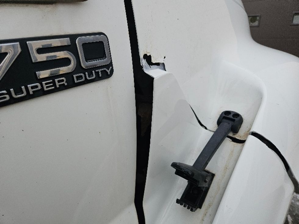 Medium Duty Box Truck-Light and Medium Duty Trucks-Ford-2013-F750-Brooklyn Park-MN-208,577\n\t\tmiles-$ 9,500 - Image 25