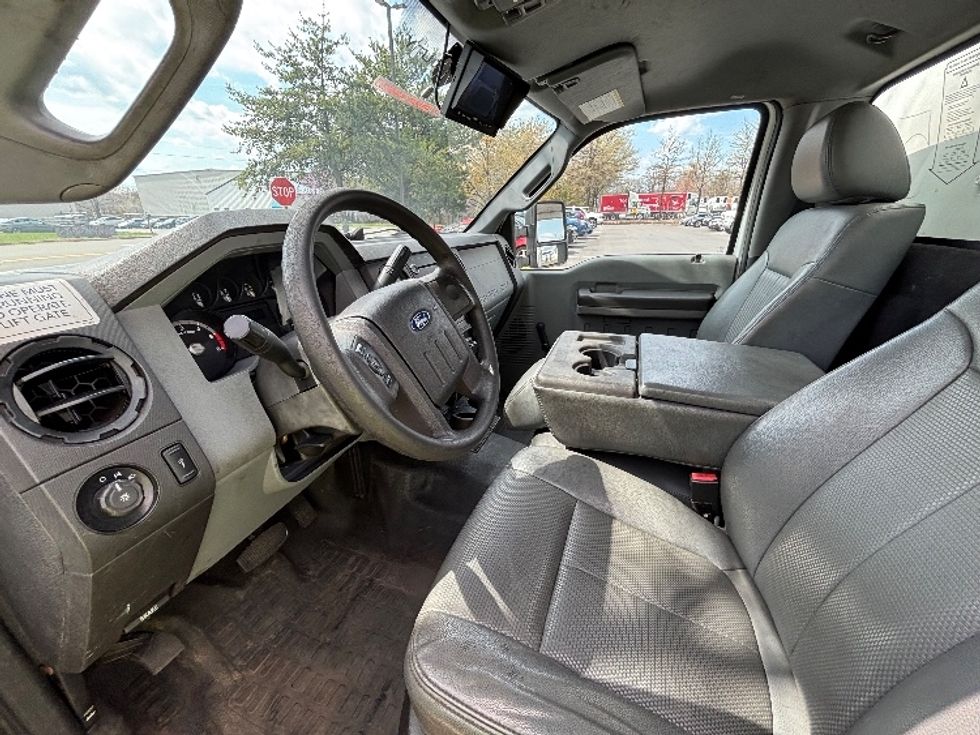 Medium Duty Box Truck-Light and Medium Duty Trucks-Ford-2015-F450-Manassas-VA-57,604\n\t\tmiles-$ 32,250 - Image 14