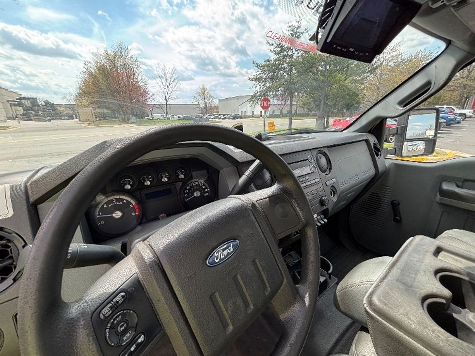 Medium Duty Box Truck-Light and Medium Duty Trucks-Ford-2015-F450-Manassas-VA-57,604\n\t\tmiles-$ 32,250 - Image 18