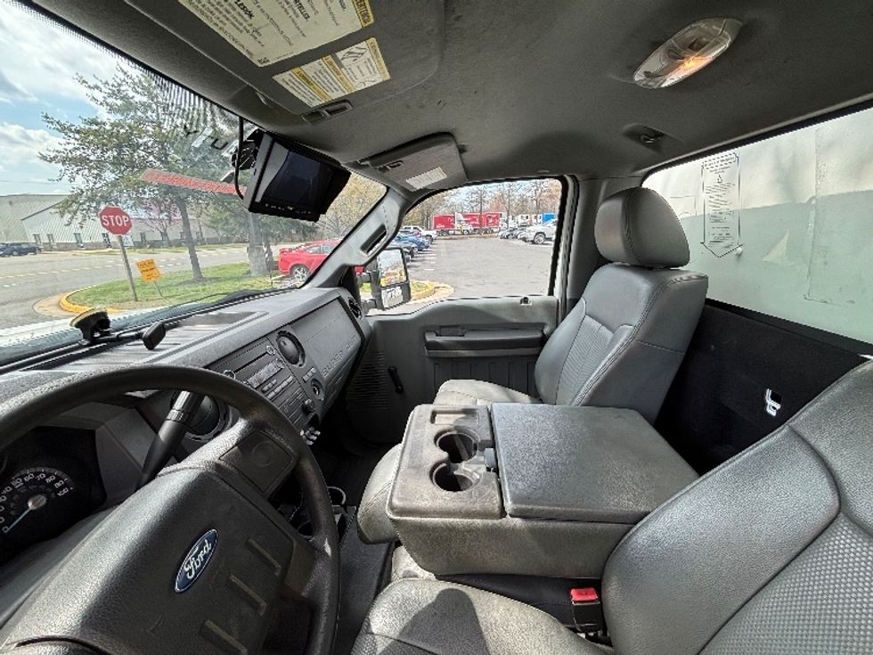 Medium Duty Box Truck-Light and Medium Duty Trucks-Ford-2015-F450-Manassas-VA-57,604\n\t\tmiles-$ 32,250 - Image 19