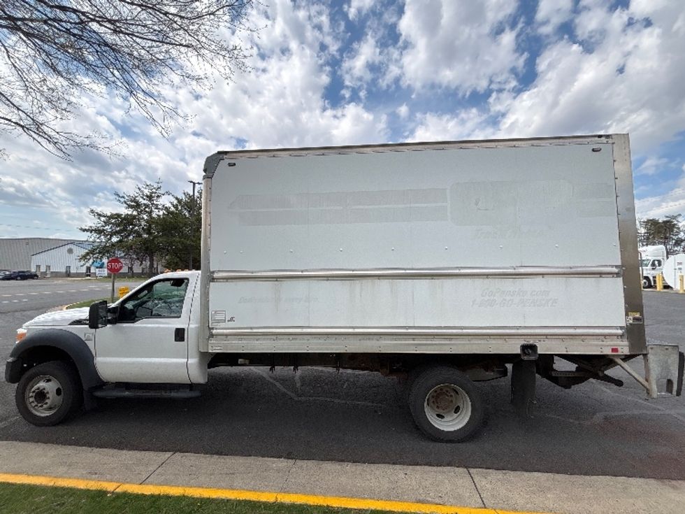 Medium Duty Box Truck-Light and Medium Duty Trucks-Ford-2015-F450-Manassas-VA-57,604\n\t\tmiles-$ 32,250 - Image 4