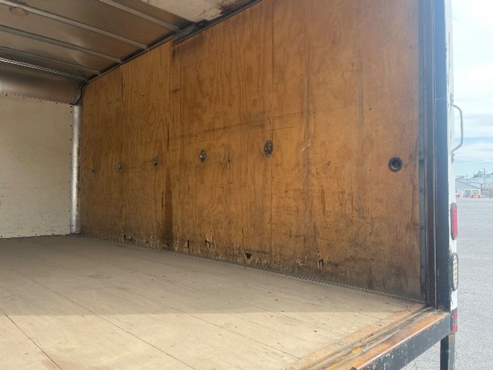 Medium Duty Box Truck-Light and Medium Duty Trucks-Ford-2015-F550-Fort Wayne-IN-196,169\n\t\tmiles-$ 10,750 - Image 11
