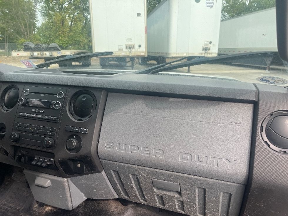 Medium Duty Box Truck-Light and Medium Duty Trucks-Ford-2015-F550-Fort Wayne-IN-196,169\n\t\tmiles-$ 10,750 - Image 20