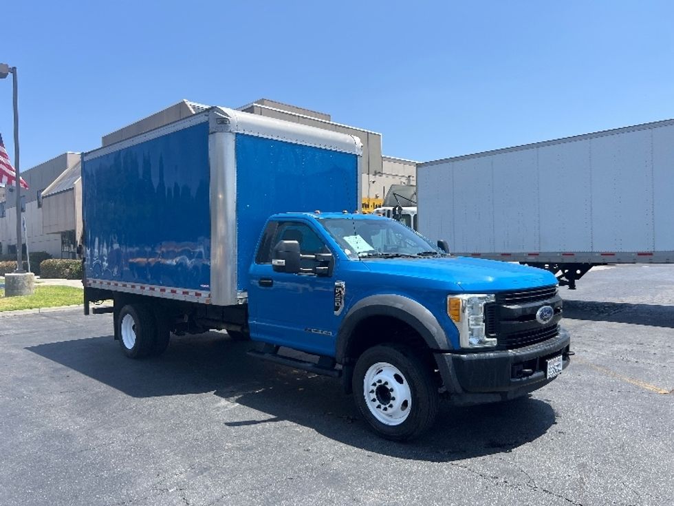 Medium Duty Box Truck-Light and Medium Duty Trucks-Ford-2017-F450-Torrance-CA-93,365\n\t\tmiles-$ 34,250 - Image 1