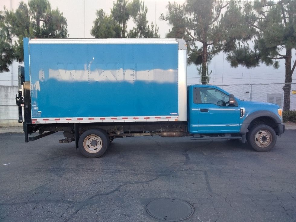 Medium Duty Box Truck-Light and Medium Duty Trucks-Ford-2017-F450-Torrance-CA-93,365\n\t\tmiles-$ 34,250 - Image 15