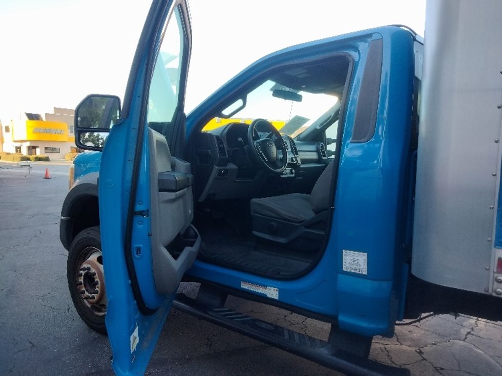 Medium Duty Box Truck-Light and Medium Duty Trucks-Ford-2017-F450-Torrance-CA-93,365\n\t\tmiles-$ 34,250 - Image 16