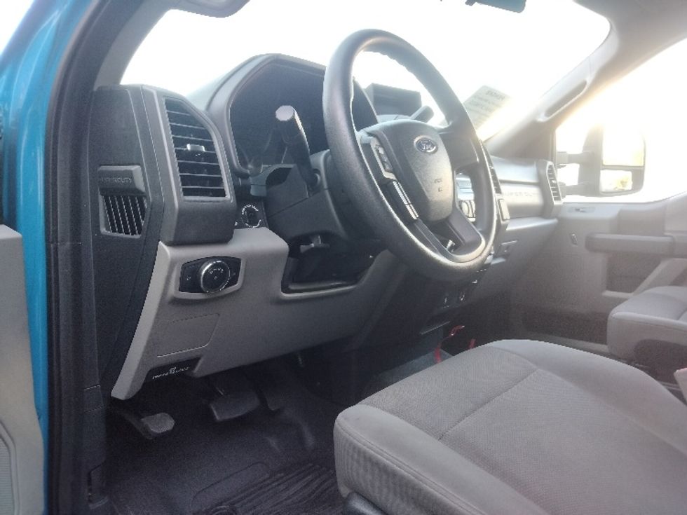 Medium Duty Box Truck-Light and Medium Duty Trucks-Ford-2017-F450-Torrance-CA-93,365\n\t\tmiles-$ 34,250 - Image 17