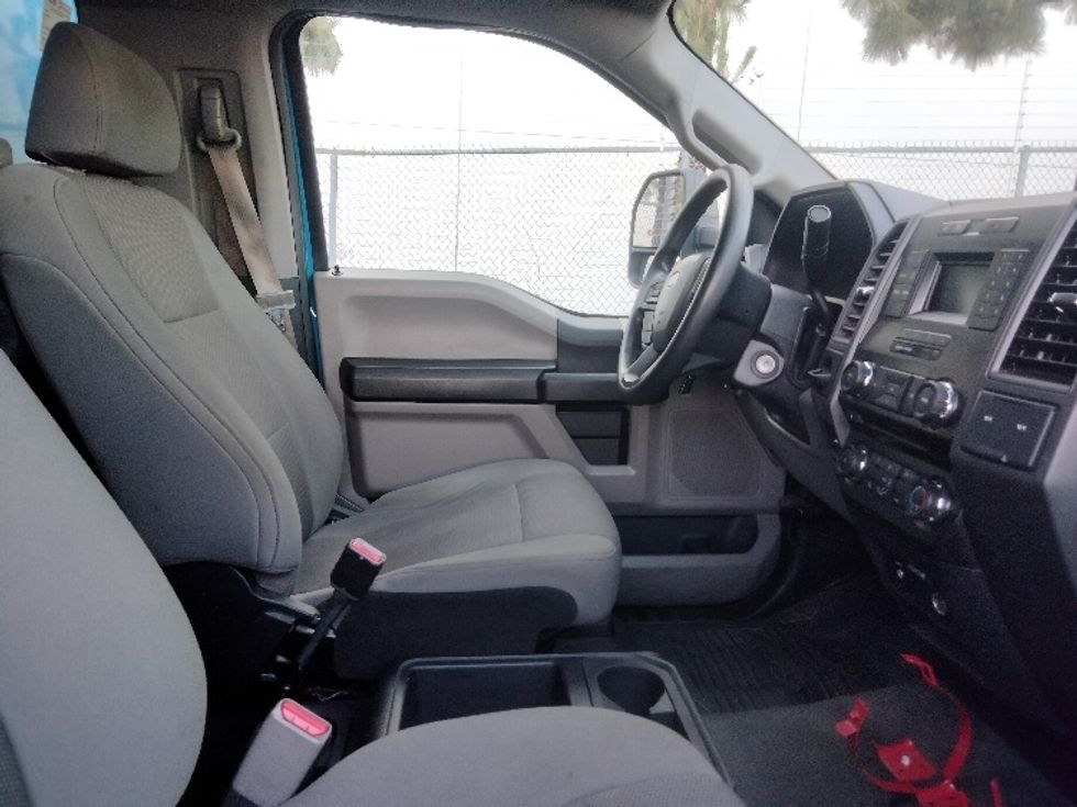 Medium Duty Box Truck-Light and Medium Duty Trucks-Ford-2017-F450-Torrance-CA-93,365\n\t\tmiles-$ 34,250 - Image 22