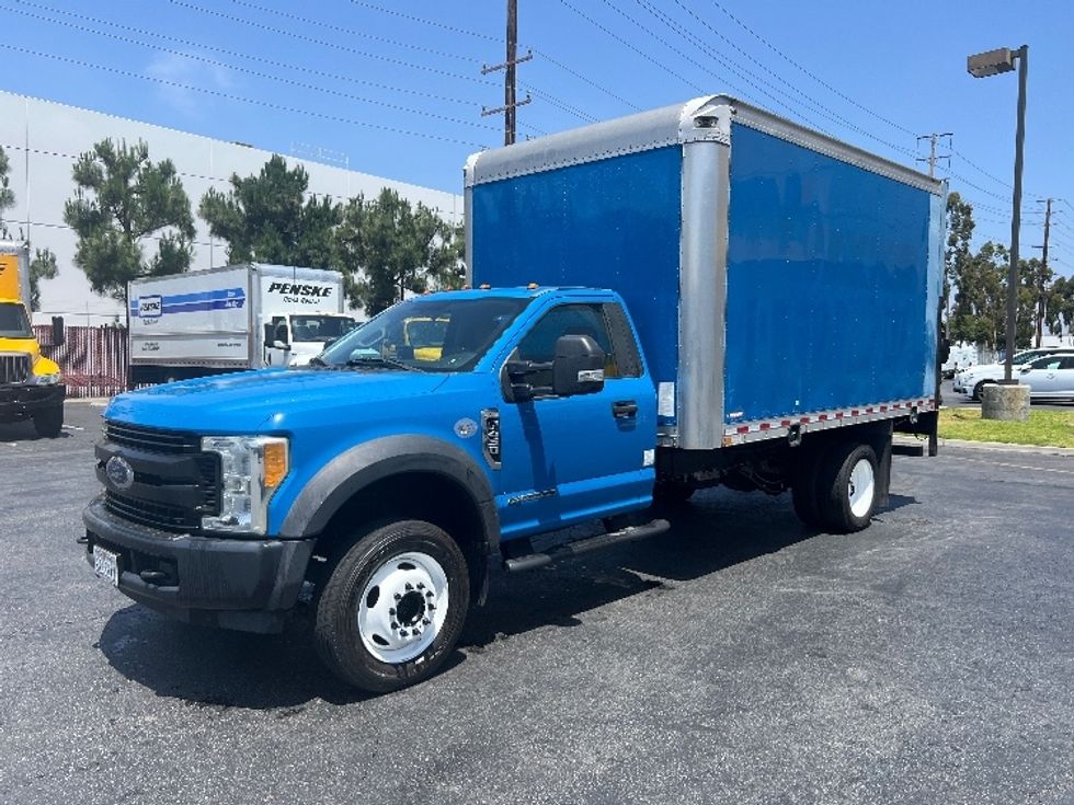 Medium Duty Box Truck-Light and Medium Duty Trucks-Ford-2017-F450-Torrance-CA-93,365\n\t\tmiles-$ 34,250 - Image 3