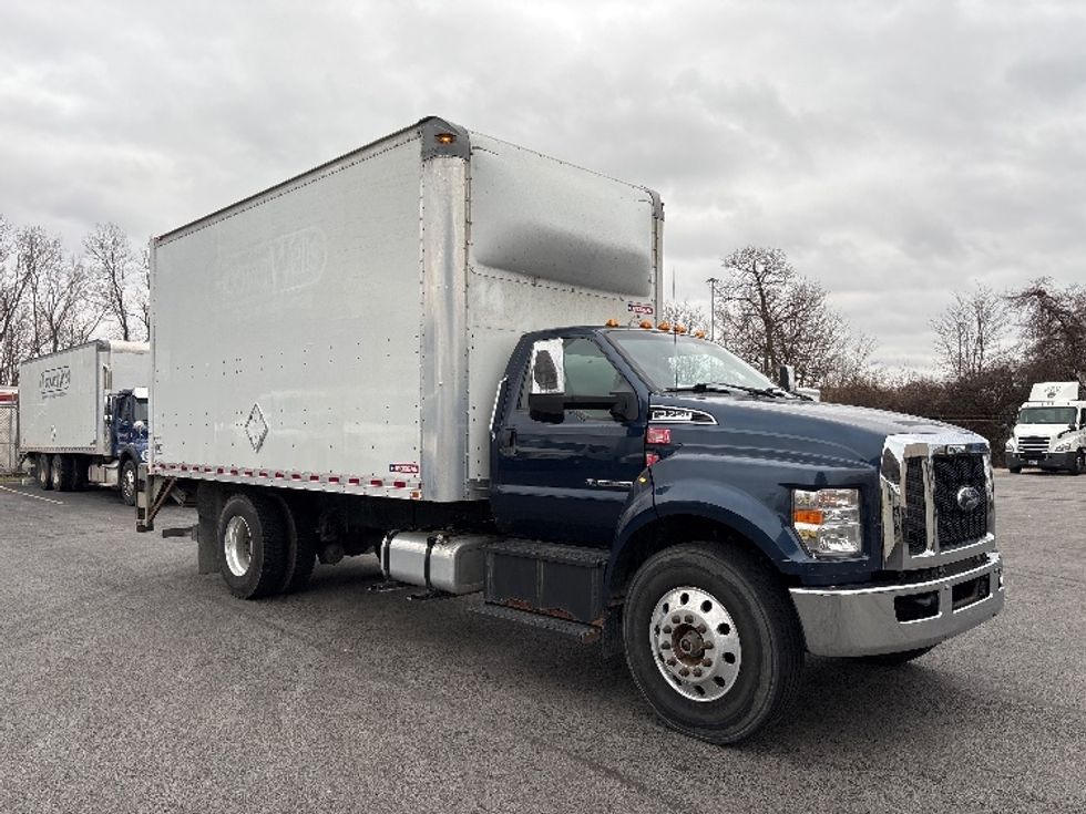 Medium Duty Box Truck-Light and Medium Duty Trucks-Ford-2017-F750-Toledo-OH-213,249\n\t\tmiles-$ 27,500 - Image 1