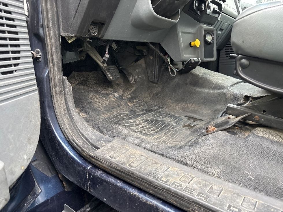 Medium Duty Box Truck-Light and Medium Duty Trucks-Ford-2017-F750-Toledo-OH-213,249\n\t\tmiles-$ 27,500 - Image 16