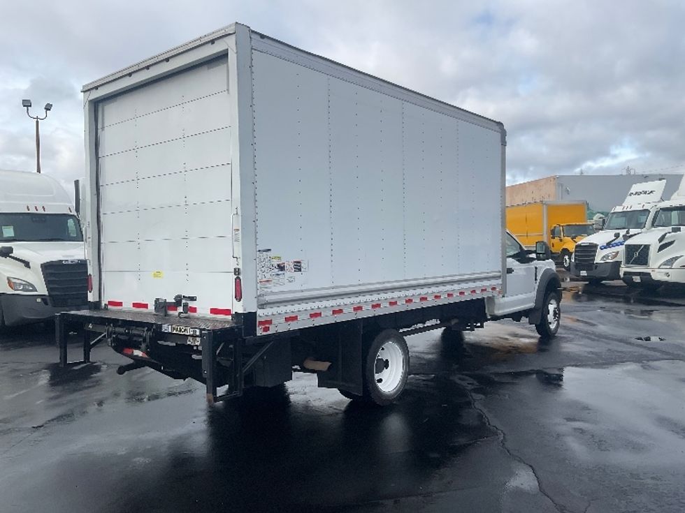 Medium Duty Box Truck-Light and Medium Duty Trucks-Ford-2019-F450-Anaheim-CA-95,369\n\t\tmiles-$ 33,000 - Image 13