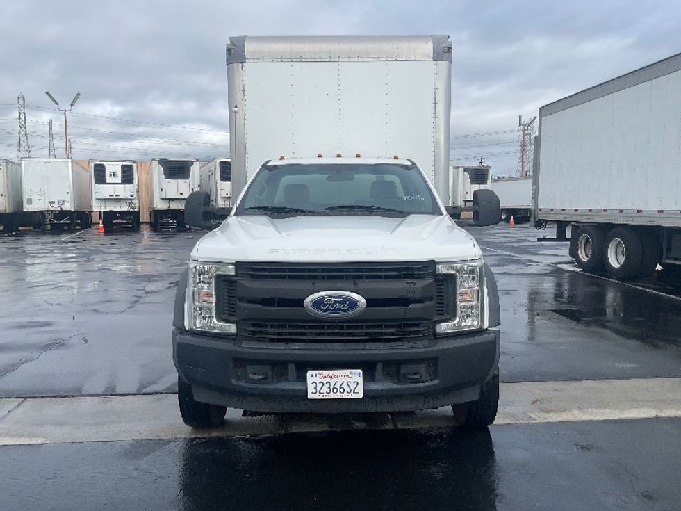Medium Duty Box Truck-Light and Medium Duty Trucks-Ford-2019-F450-Anaheim-CA-95,369\n\t\tmiles-$ 33,000 - Image 2