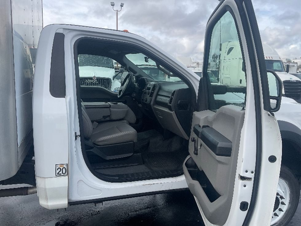 Medium Duty Box Truck-Light and Medium Duty Trucks-Ford-2019-F450-Anaheim-CA-95,369\n\t\tmiles-$ 33,000 - Image 20