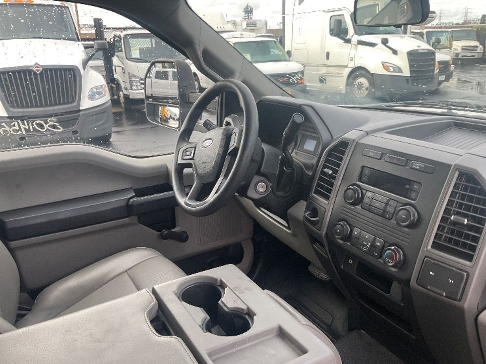 Medium Duty Box Truck-Light and Medium Duty Trucks-Ford-2019-F450-Anaheim-CA-95,369\n\t\tmiles-$ 33,000 - Image 22