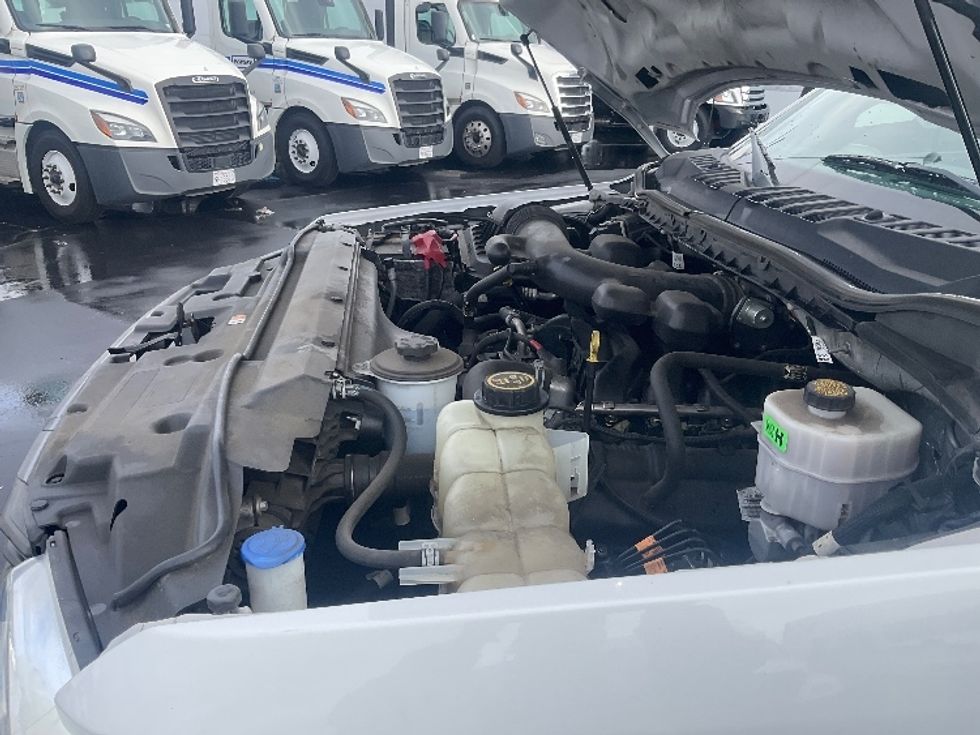 Medium Duty Box Truck-Light and Medium Duty Trucks-Ford-2019-F450-Anaheim-CA-95,369\n\t\tmiles-$ 33,000 - Image 24