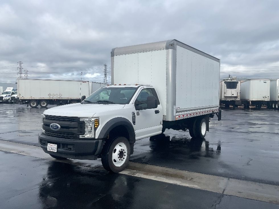 Medium Duty Box Truck-Light and Medium Duty Trucks-Ford-2019-F450-Anaheim-CA-95,369\n\t\tmiles-$ 33,000 - Image 3