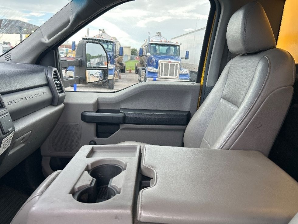 Medium Duty Box Truck-Light and Medium Duty Trucks-Ford-2019-F450-Beaumont-TX-89,199\n\t\tmiles-$ 41,000 - Image 20