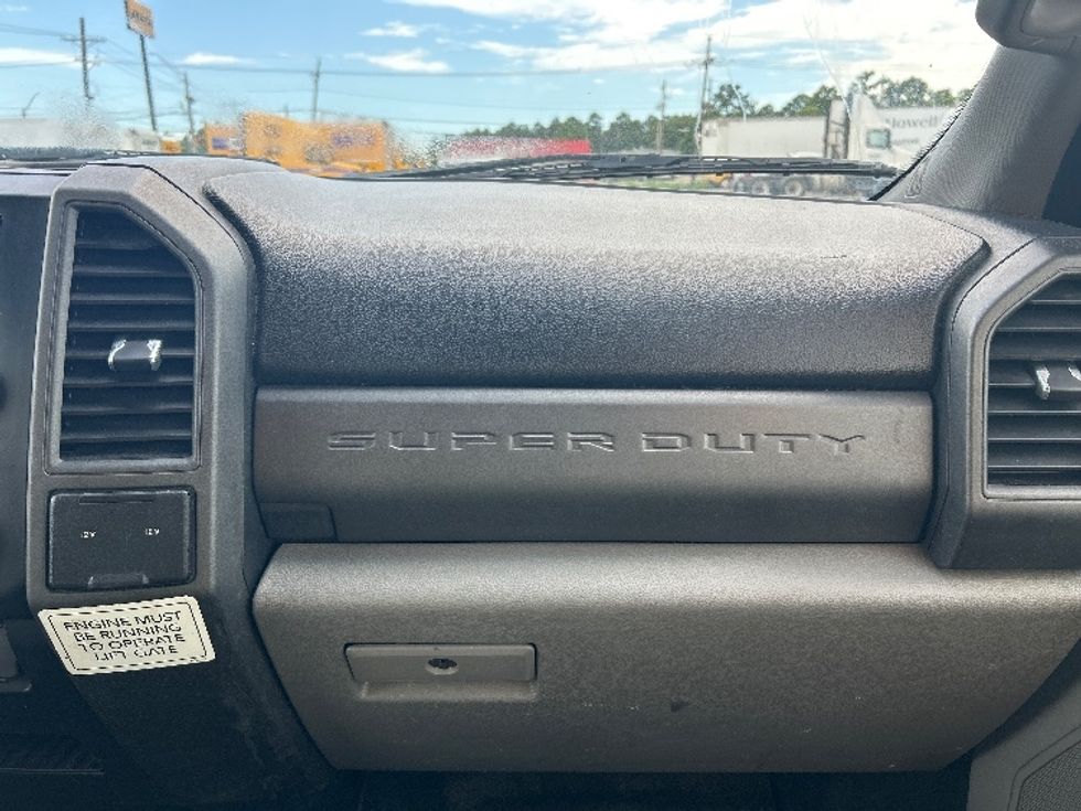 Medium Duty Box Truck-Light and Medium Duty Trucks-Ford-2019-F450-Beaumont-TX-89,199\n\t\tmiles-$ 41,000 - Image 21