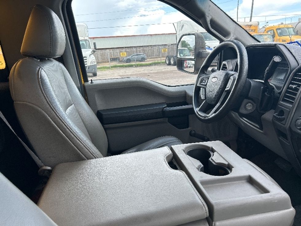 Medium Duty Box Truck-Light and Medium Duty Trucks-Ford-2019-F450-Beaumont-TX-89,199\n\t\tmiles-$ 41,000 - Image 22