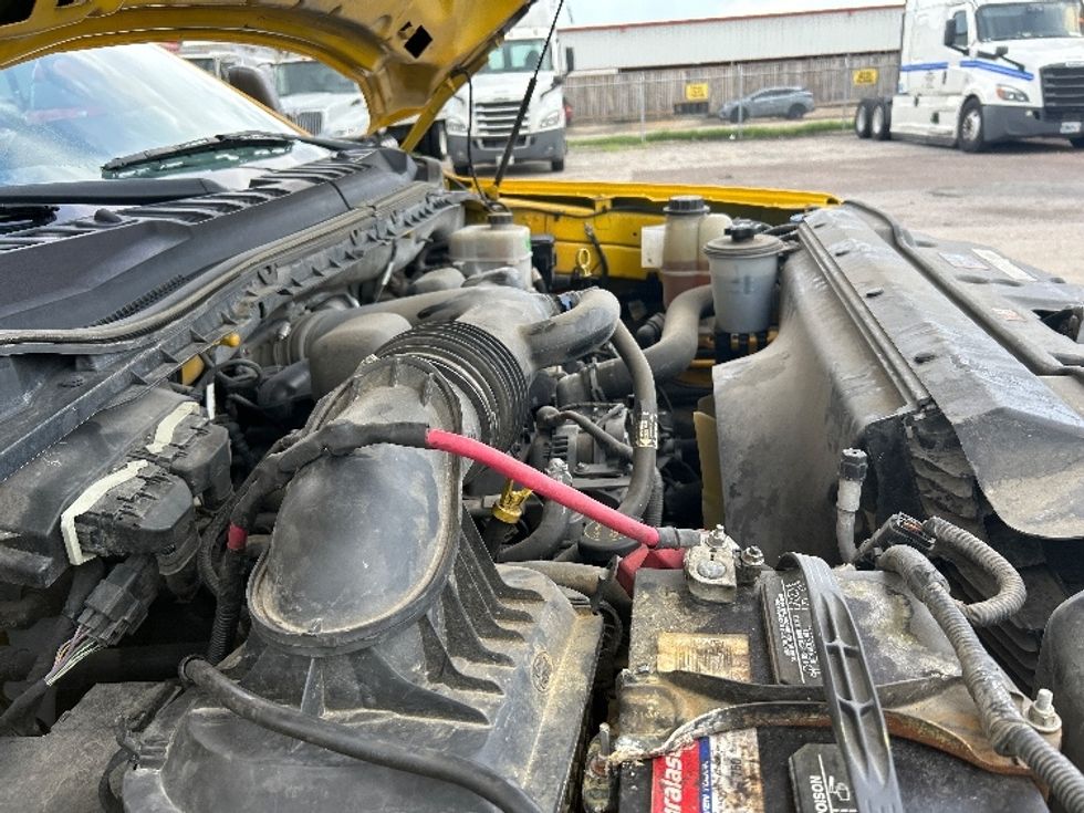 Medium Duty Box Truck-Light and Medium Duty Trucks-Ford-2019-F450-Beaumont-TX-89,199\n\t\tmiles-$ 41,000 - Image 23