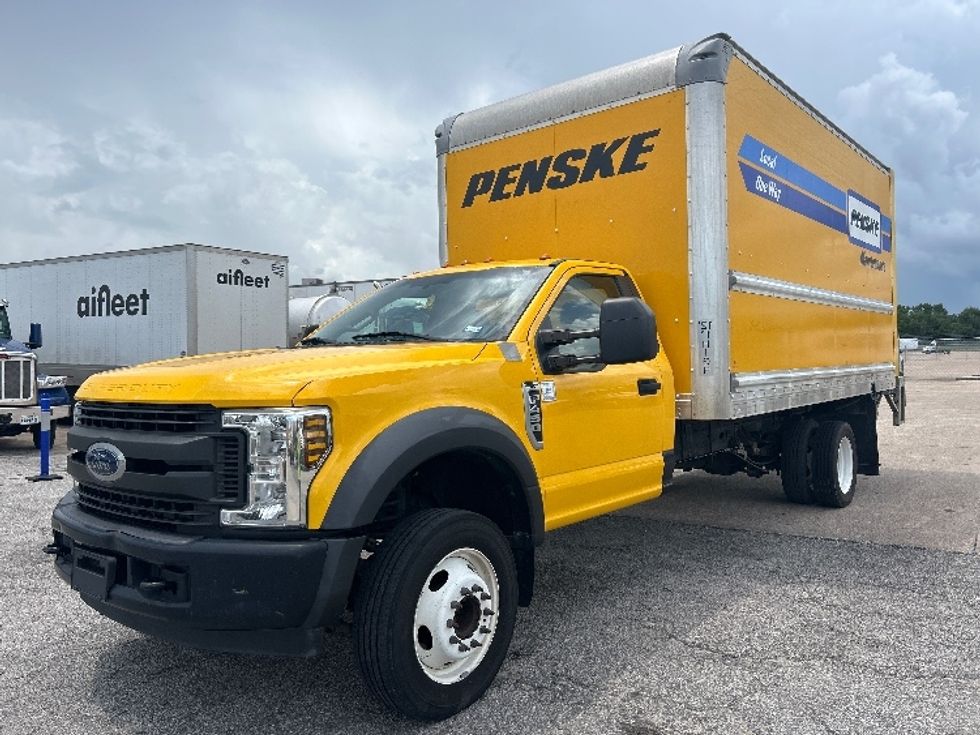 Medium Duty Box Truck-Light and Medium Duty Trucks-Ford-2019-F450-Beaumont-TX-89,199\n\t\tmiles-$ 41,000 - Image 3