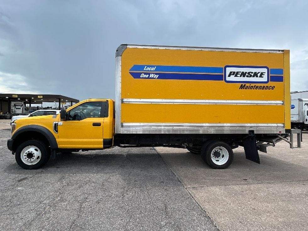 Medium Duty Box Truck-Light and Medium Duty Trucks-Ford-2019-F450-Beaumont-TX-89,199\n\t\tmiles-$ 41,000 - Image 4