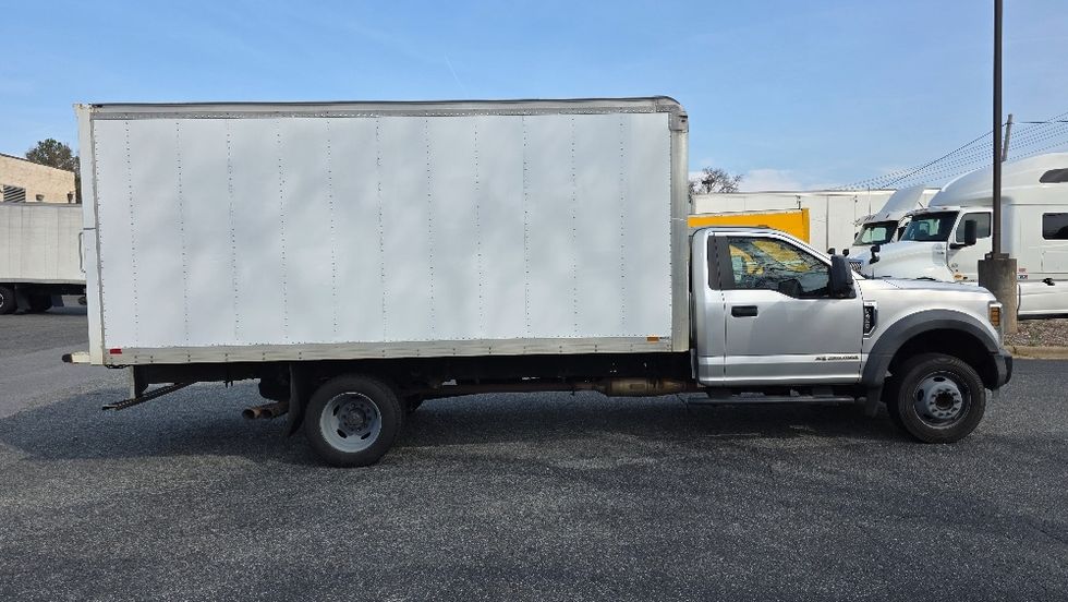 Medium Duty Box Truck-Light and Medium Duty Trucks-Ford-2019-F450-Concord-NC-199,831\n\t\tmiles-$ 23,500 - Image 14