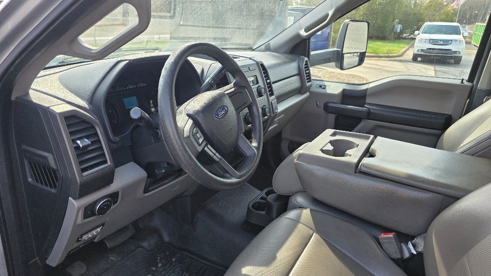 Medium Duty Box Truck-Light and Medium Duty Trucks-Ford-2019-F450-Concord-NC-199,831\n\t\tmiles-$ 23,500 - Image 16