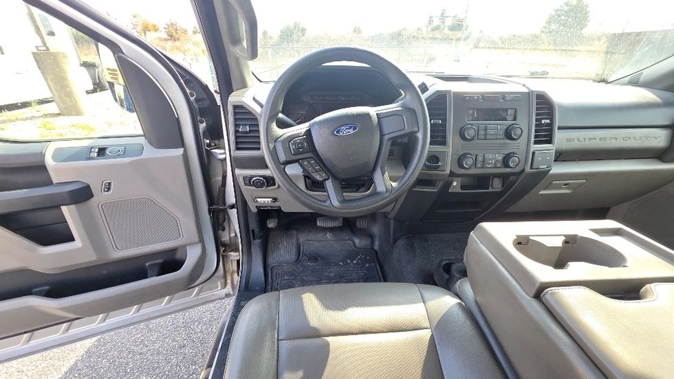 Medium Duty Box Truck-Light and Medium Duty Trucks-Ford-2019-F450-Concord-NC-199,831\n\t\tmiles-$ 23,500 - Image 17