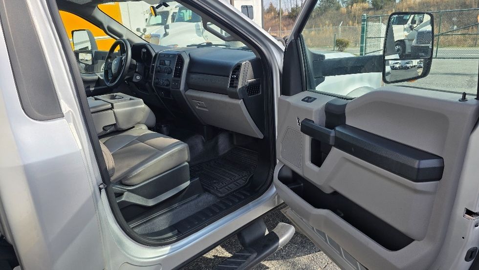 Medium Duty Box Truck-Light and Medium Duty Trucks-Ford-2019-F450-Concord-NC-199,831\n\t\tmiles-$ 23,500 - Image 19