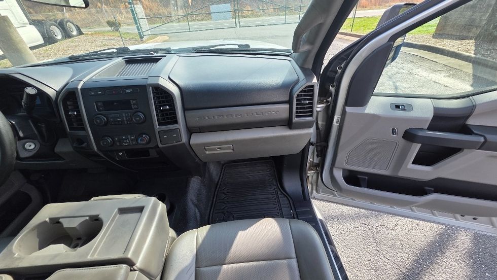 Medium Duty Box Truck-Light and Medium Duty Trucks-Ford-2019-F450-Concord-NC-199,831\n\t\tmiles-$ 23,500 - Image 20