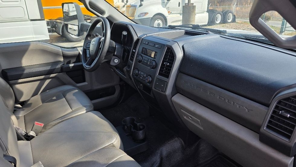 Medium Duty Box Truck-Light and Medium Duty Trucks-Ford-2019-F450-Concord-NC-199,831\n\t\tmiles-$ 23,500 - Image 21