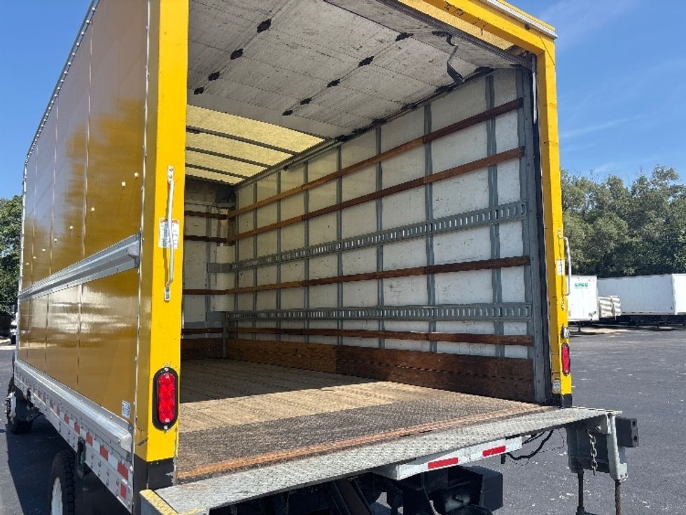 Medium Duty Box Truck-Light and Medium Duty Trucks-Ford-2019-F450-Indianapolis-IN-214,170\n\t\tmiles-$ 18,500 - Image 12