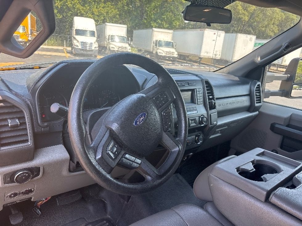 Medium Duty Box Truck-Light and Medium Duty Trucks-Ford-2019-F450-Indianapolis-IN-214,170\n\t\tmiles-$ 18,500 - Image 17