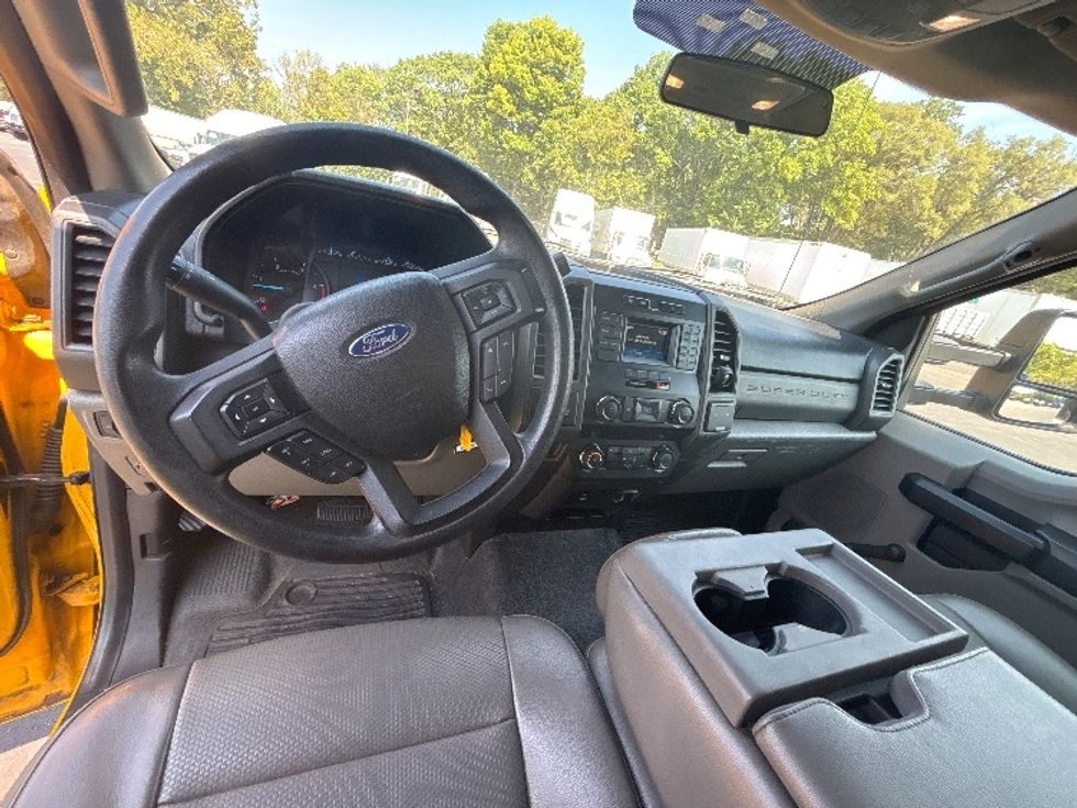 Medium Duty Box Truck-Light and Medium Duty Trucks-Ford-2019-F450-Indianapolis-IN-214,170\n\t\tmiles-$ 18,500 - Image 18