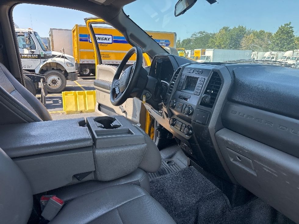 Medium Duty Box Truck-Light and Medium Duty Trucks-Ford-2019-F450-Indianapolis-IN-214,170\n\t\tmiles-$ 18,500 - Image 22