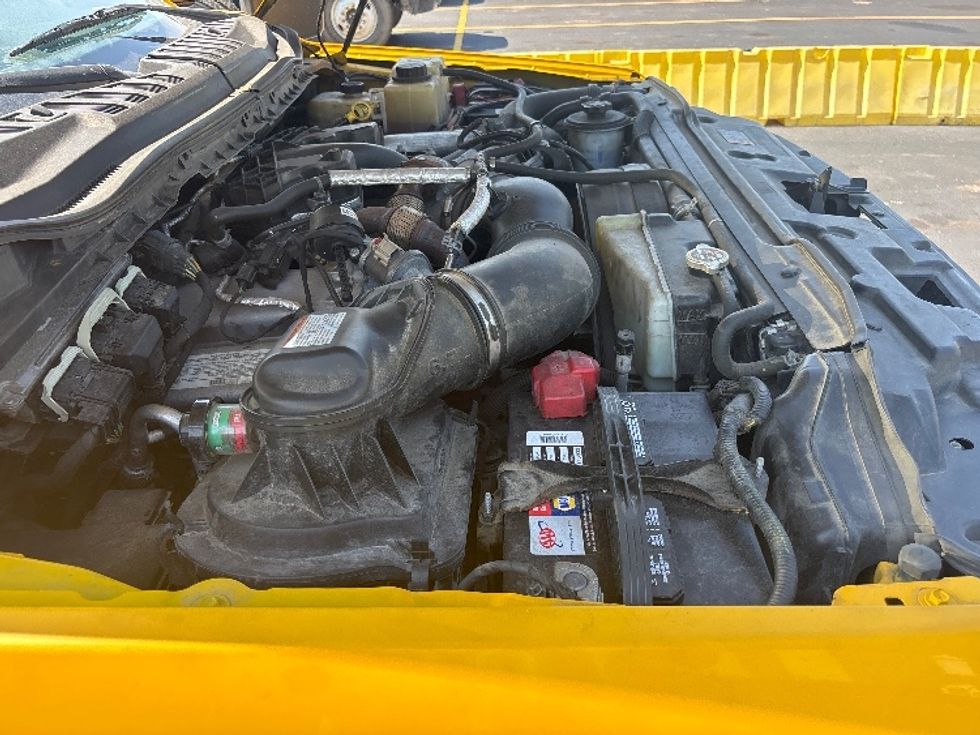 Medium Duty Box Truck-Light and Medium Duty Trucks-Ford-2019-F450-Indianapolis-IN-214,170\n\t\tmiles-$ 18,500 - Image 23