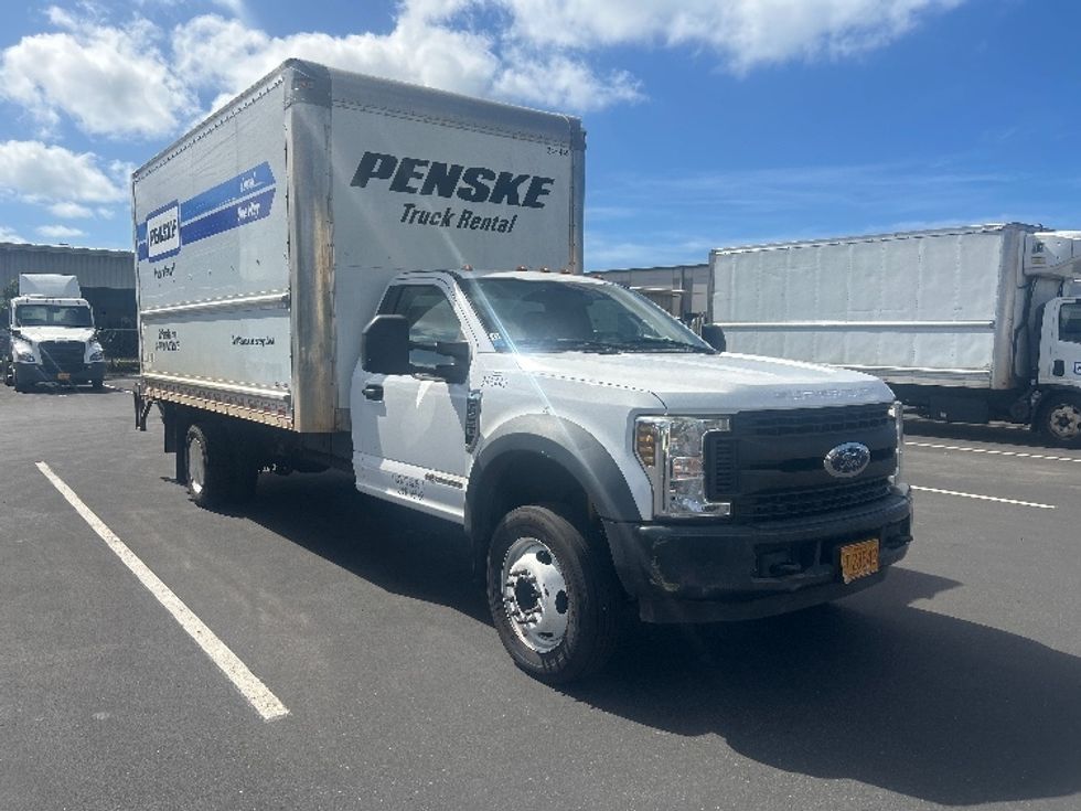Medium Duty Box Truck-Light and Medium Duty Trucks-Ford-2019-F450-Kapolei-HI-83,858\n\t\tmiles-$ 35,000 - Image 1