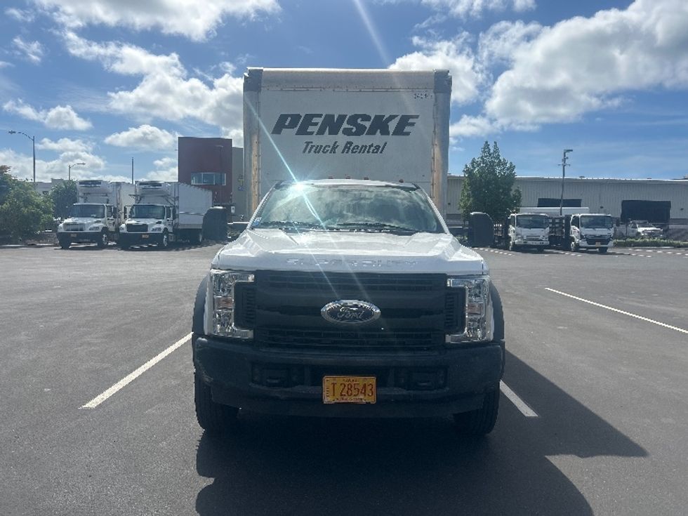 Medium Duty Box Truck-Light and Medium Duty Trucks-Ford-2019-F450-Kapolei-HI-83,858\n\t\tmiles-$ 35,000 - Image 2