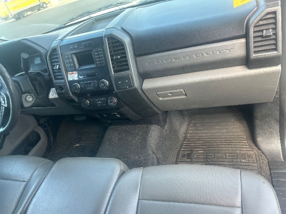 Medium Duty Box Truck-Light and Medium Duty Trucks-Ford-2019-F450-Kapolei-HI-83,858\n\t\tmiles-$ 35,000 - Image 21