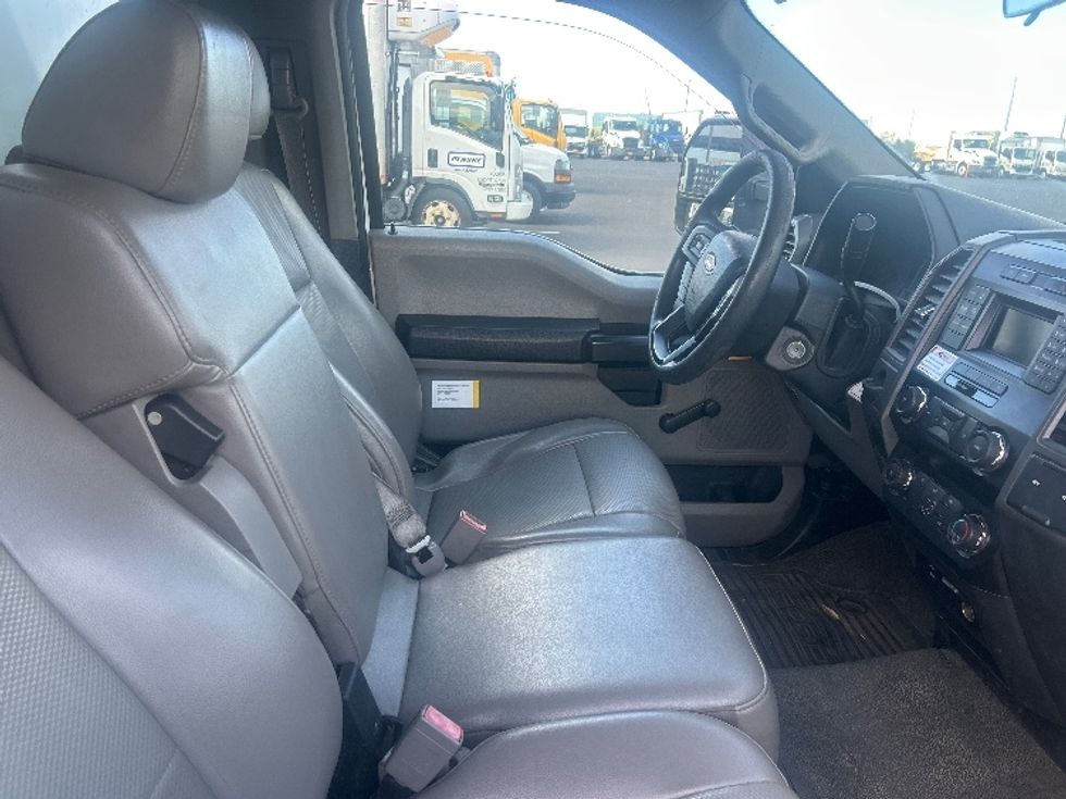 Medium Duty Box Truck-Light and Medium Duty Trucks-Ford-2019-F450-Kapolei-HI-83,858\n\t\tmiles-$ 35,000 - Image 22