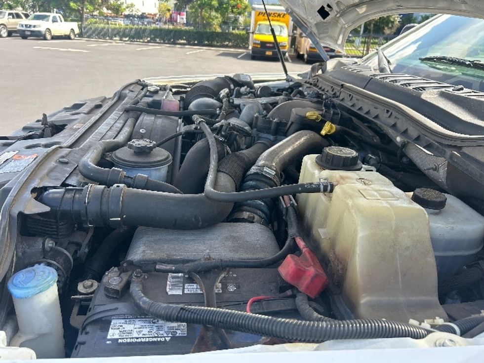 Medium Duty Box Truck-Light and Medium Duty Trucks-Ford-2019-F450-Kapolei-HI-83,858\n\t\tmiles-$ 35,000 - Image 24