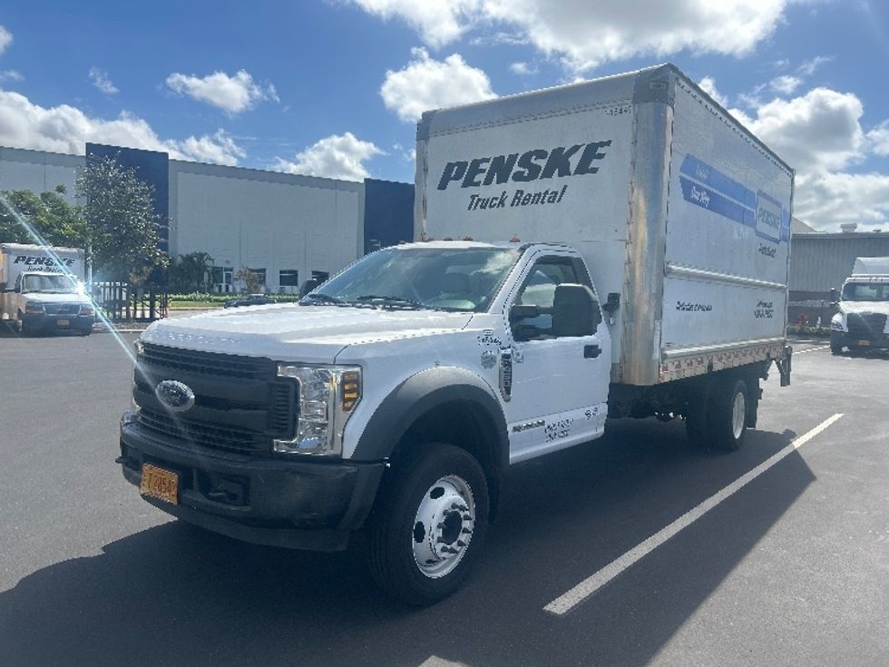 Medium Duty Box Truck-Light and Medium Duty Trucks-Ford-2019-F450-Kapolei-HI-83,858\n\t\tmiles-$ 35,000 - Image 3